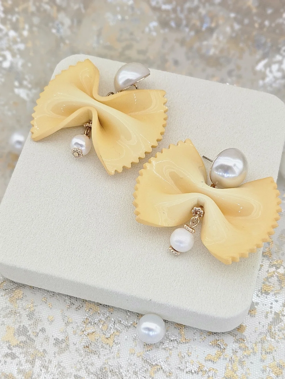 Chefanie Swinging Farfalle Bowtie Pasta Natural Pearl Earrings Italian Novelty - Picture 4 of 5
